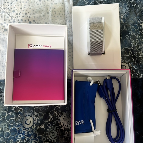 Silver Wearable Device - Picture 6 of 6